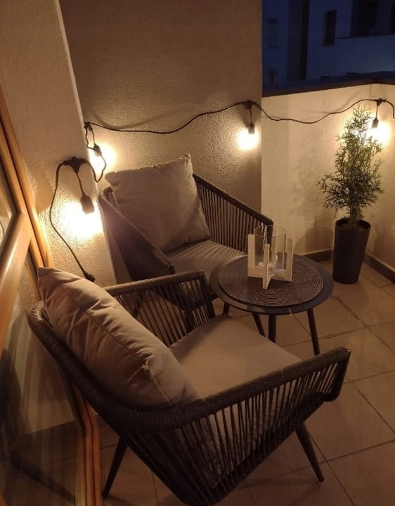 Girlanda-Swietlna-Ogrodowa-Lancuch-Swietlny-10m-10-LED-E27-Wodoodporna-Zastosowanie-na-zewnatrz.jpg
