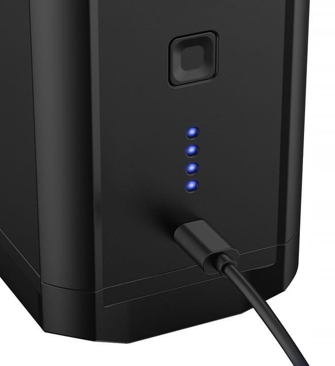 Akumulatorowa-Pompka-do-Materaca-Pilki-Basenu-Elektryczna-USB-Koncowki-Zasilanie-akumulatorowe-sieciowe.jpg